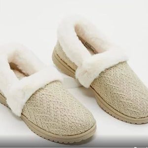Skechers Sweet Walk Knit Slippers Size 8
